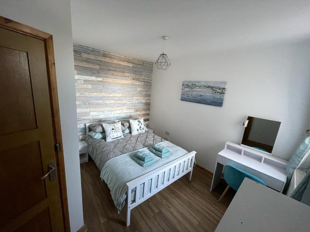 Harbour Loft! Newly Refurbished 3 Bed Flat! Apartman Burry Port Kültér fotó